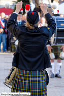 TOURCOING (F) - Week-End Géants 2015 -  Le cortège du dimanche / Ypres-Surrey Pipes and Drums - YPRES (B)