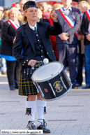 TOURCOING (F) - Week-End Géants 2015 -  Le cortège du dimanche / Ypres-Surrey Pipes and Drums - YPRES (B)