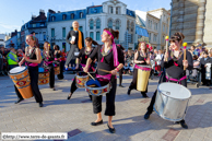 TOURCOING (F) - Week-End Géants 2015 -  Le cortège du dimanche / Oyamba - Batucada Afro-brésilien - LILLE (F)