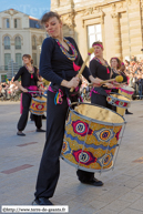 TOURCOING (F) - Week-End Géants 2015 -  Le cortège du dimanche / Oyamba - Batucada Afro-brésilien - LILLE (F)