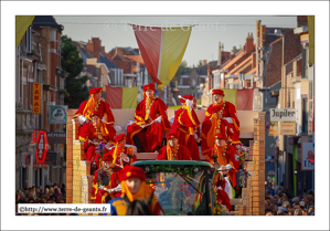 La confrérie des Louches<br />COMINES (F) - Fête des Louches 2016 - Cortège des Louches<br />(09/10/2016)