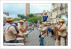 Les Pet'Boontjes - HAZEBROUCKE(F) sont venus faire un petit coucou aux Géants lillois