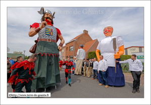 Jean le Bûcheron - Les Amis de Fromulus - STEENVOORDE (F) passe en revue les Géants présents