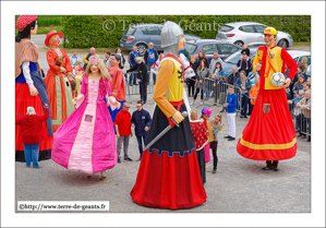 Un petit rigofon entre Géants