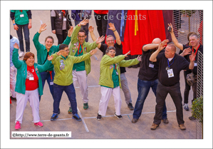 Une petite danse entre les catalans de Lloret de Mar et les français de Loos