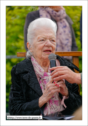 L'actrice Jenny Clève, marraine (adulte) de Jean Gab'lou