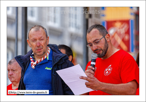 Jean-Jacques Selen, président de la Compagnie du Serment de l'Bancloque, dz Rournai présente le nouveau Géant.