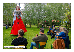 Marianne - La Ronde des Géants – RONCHIN (F) et La Piposa menant la danse