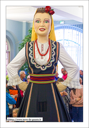 Bela Rada dans son costume foklorique de la région de Šopsko (Sud-est de la Serbie)