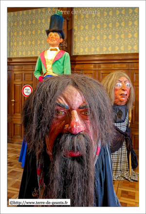 Le Pèer et la Mèer Fouettard - Association la Ronde des Géants et Antole - VILLENEUVE D'ASCQ (F)