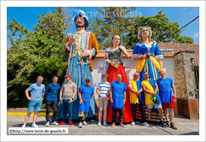 Portrait de famille avec François 1er - ARDRES (F), Marianne -  Association La Ronde des Géants -  RONCHIN (F) et Belle-Roze - ARDRES (F)