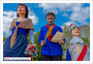 La Belle Hélène - STEENVOORDE (F), la marraine, André le meunier – HOUTKERQUE (F) et Piet’je, fils du Reuze - DUNKERQUE (F), le parrain