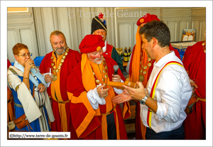 La remise des cléfs de la ville au maire de Comines