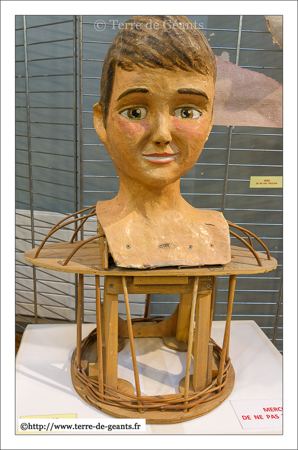 Buste réalisé à l'âge de 15 ans par Pierre Loyer