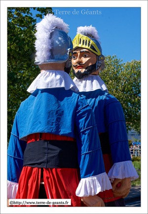 Deux gardes du Reuze - Les Amis du Reuze – DUNKERQUE (F)