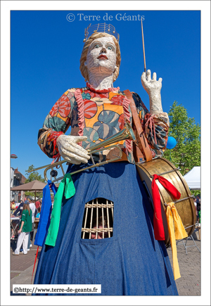 Mélodie, Géante du Nord – Association La Renaissance – NEUVILLE-EN-FERRAIN (F)