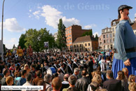 LILLE (59) - Lille - Parade de Géants - Lille 2004 / Le défilé de l'Avenue du Peuple Belge