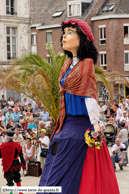 LILLE (59) - Lille - Parade de Géants - Lille 2004 / La danse de la Belle Hélène - STEENVOORDE (Ancienne version)