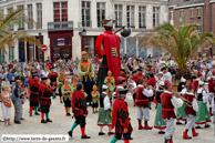 LILLE (59) - Lille - Parade de Géants - Lille 2004 / La danse de Jean le bûcheron et Jacobus - STEENVOORDE