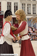 LILLE (59) - Lille - Parade de Géants - Lille 2004 / La danse d'Epona - VILLENEUVE D'ASCQ et Guillem - WILLEMS
