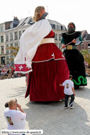 LILLE (59) - Lille - Parade de Géants - Lille 2004 / La danse de Lyderic et Phinaert- LILLE